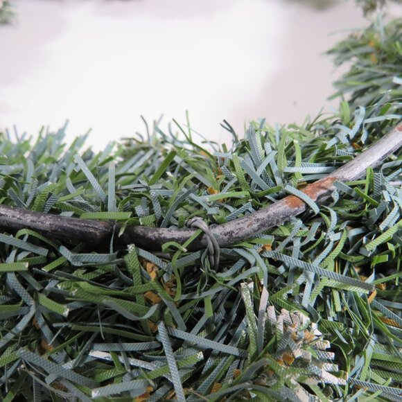 1980s Heart shaped Wreath NEEDS A REFRESH thick wire heart shaped frame - Picture 7 of 10